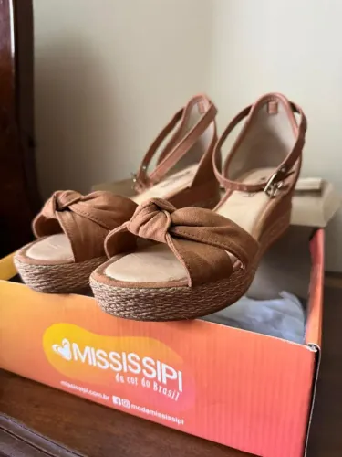 Sandália Anabela Mississipi bege, tamanho 36