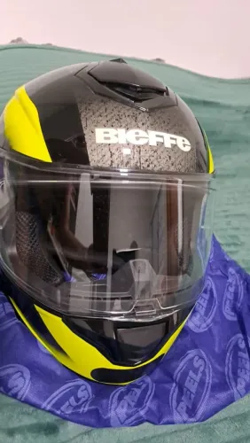 Capacete
