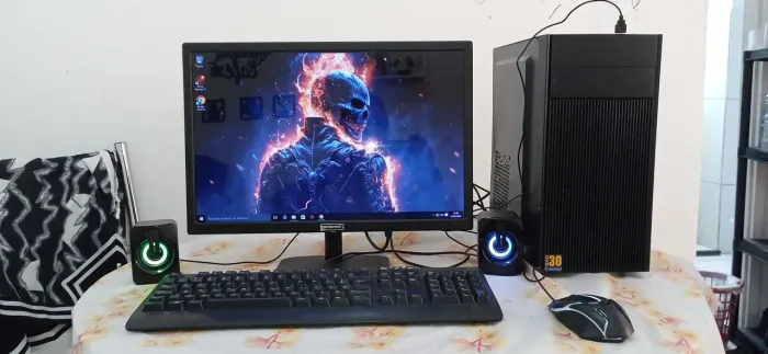 PC ddr3 AMD a10, HD de 750gb,8gb,tela de 20pl com HDMI 