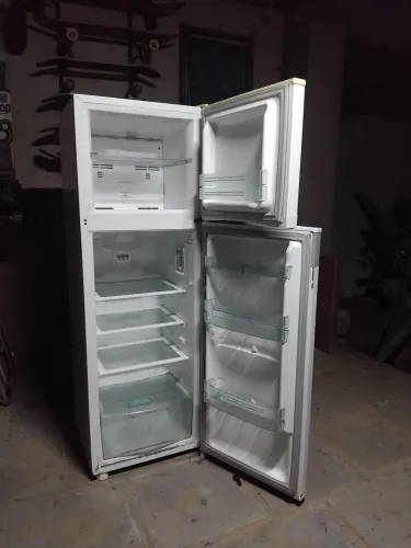 Geladeira Consul Frost Free de 263 litros.