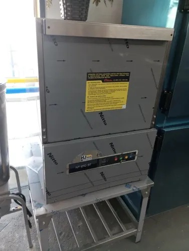 NZ. Máquina de lavar louça industrial NETTER