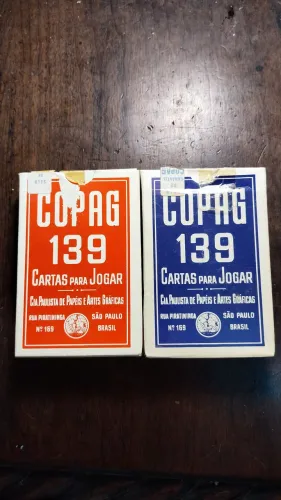 Kit antigo contendo dois baralhos de cartas Copag 139