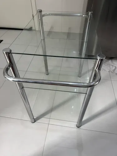Suporte de vidro com três andares