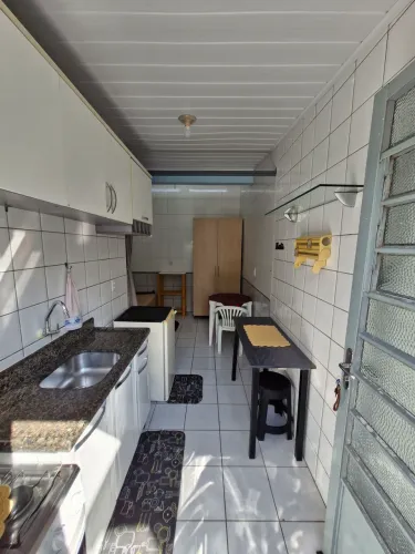 Kitinete familiar em ótima localização.