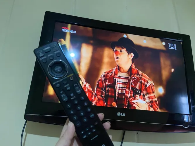 TELEVISÃO LG NÃO É SMART 