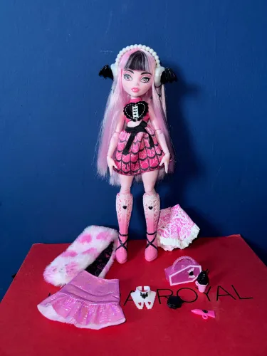 Draculaura Skulltimate Secrets Monster High 