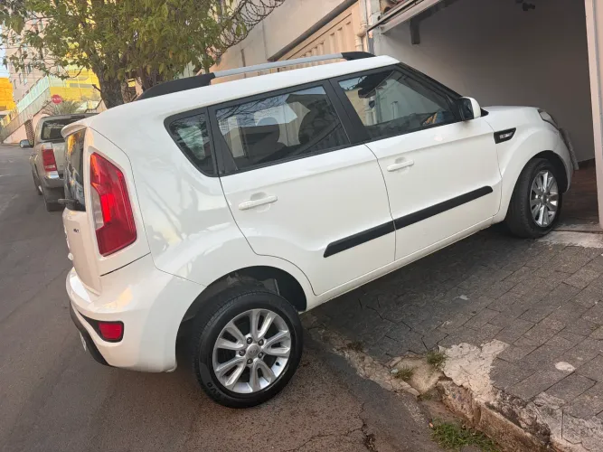 Kia Motors Soul 1.6/ 1.6 16V Flex Mec. 2013