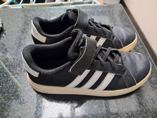 TENIS ADIDAS