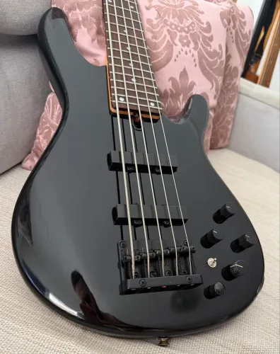 Baixo Yamaha BB605 up black 
