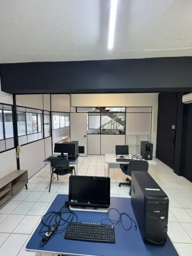 Sala/Conjunto para aluguel tem 30 metros quadrados em Petrópolis - Porto Alegre - Rio Gran
