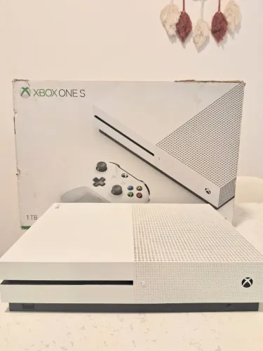 Xbox One S 1TB + 2 Controles + Caixa Original