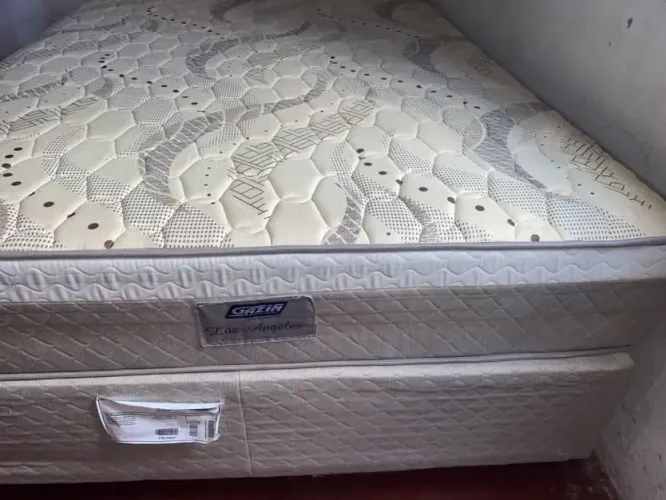 Cama casal + base gazin nova