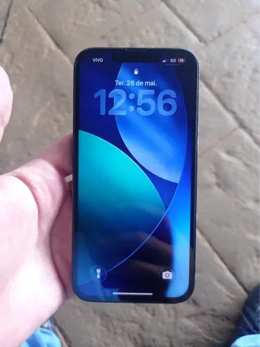 iPhone 14 tela já trocada possui detalhes 