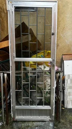 Porta de Alumínio 2,10 x 0,80