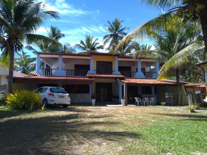 Casa p aluguel temporada. 4 suites, 1 banheiro social, vista para o mar. Com Wifi