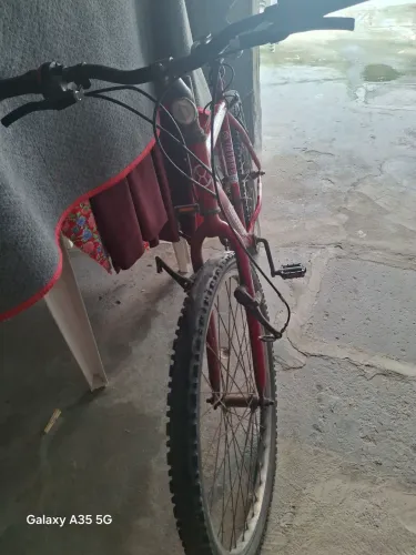 Vende se 2 bicicletas
