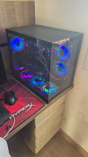 PC gamer R5 5600 + RX6750Xt12gb