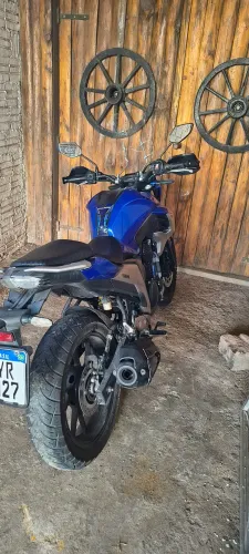 Fazer FZ25 2019 placa "i"