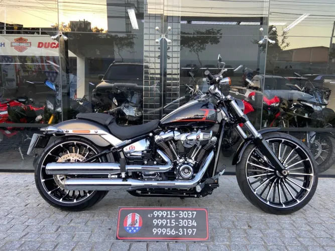 Harley-Davidson Softail Breakout Fxsb