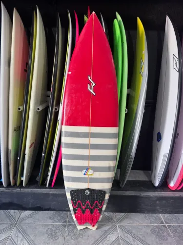 Pranchas de surf novas e seminovas