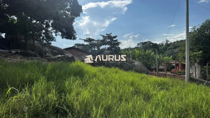 Terreno de 500m2 na Serra Negra, próximo ao Vista Bela