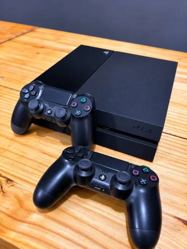 VENDO PS4 2 CONTROLES DESBLOQUEADO - IMPECÁVEL