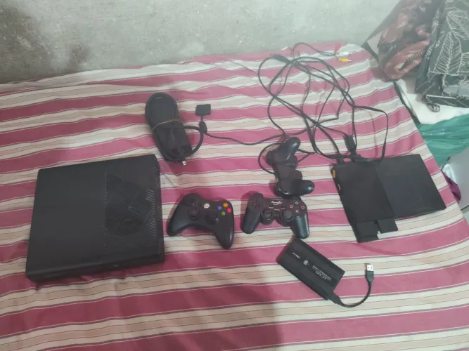 VENDO X BOX 360 E UM PLAYSTATION 2, OS DOIS POR UM PREÇO SÓ!!