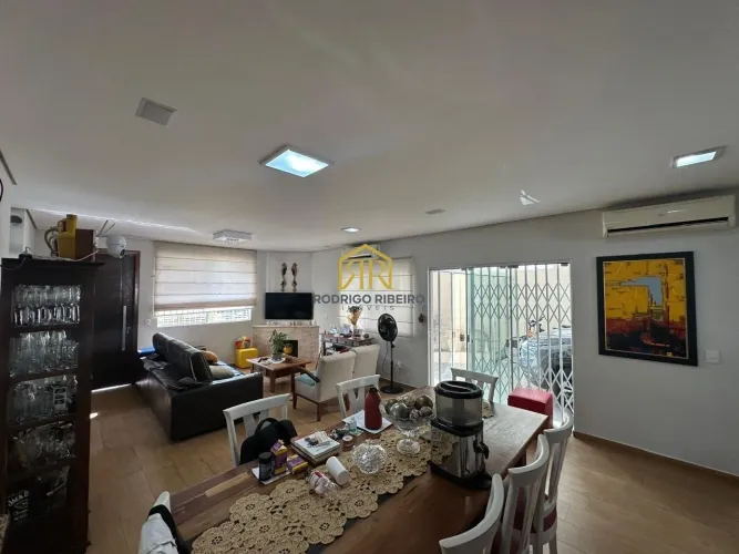 Casa espaçosa e bem conservada no Córrego Grande