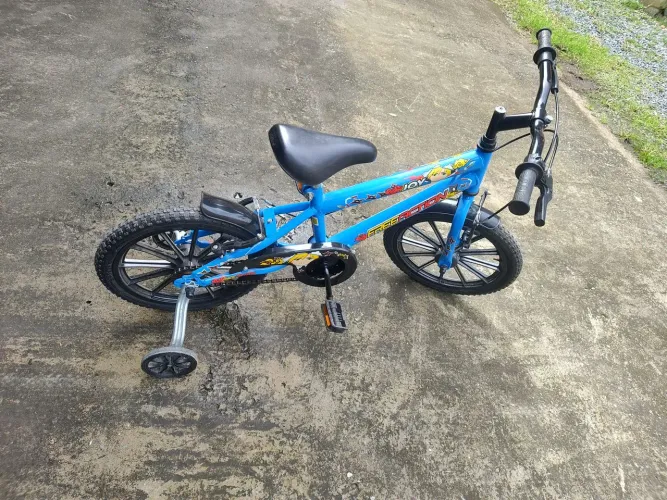 Bike aro 16 Semi nova pronta para fazer uma criança feliz