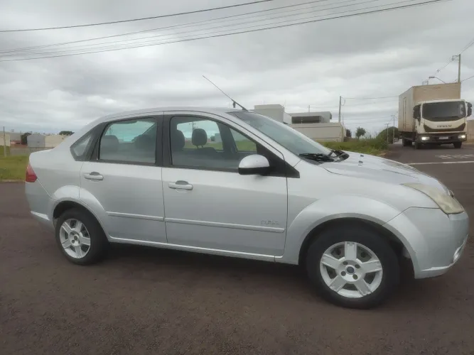 Ford Fiesta Sed. 1.6 8V Flex 4P 2010