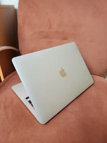 MacBook Pro 2020 i5 16gb 1TB SSD