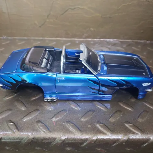 sucata camaro conversivel ss maisto escala 1/24 para restauro diorama makete
