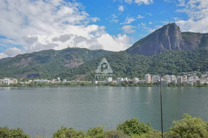 Apartamento 4 quartos, 1 suíte, Lagoa, 2 vagas, 137 m²