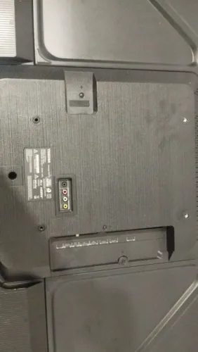 Vendo Tv Toshiba 58 polegadas com defeito na tela 