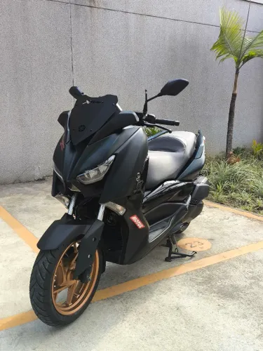 Yamaha XMAX 250