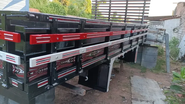 Carroceria de Mercedinha 608