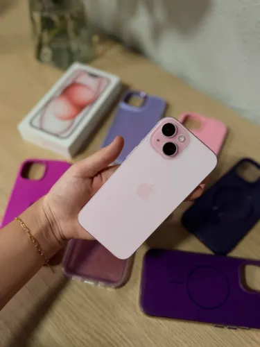iPhone 15 128GB Rosa | Excelente Estado | Caixa, Cabo Original e Capinhas