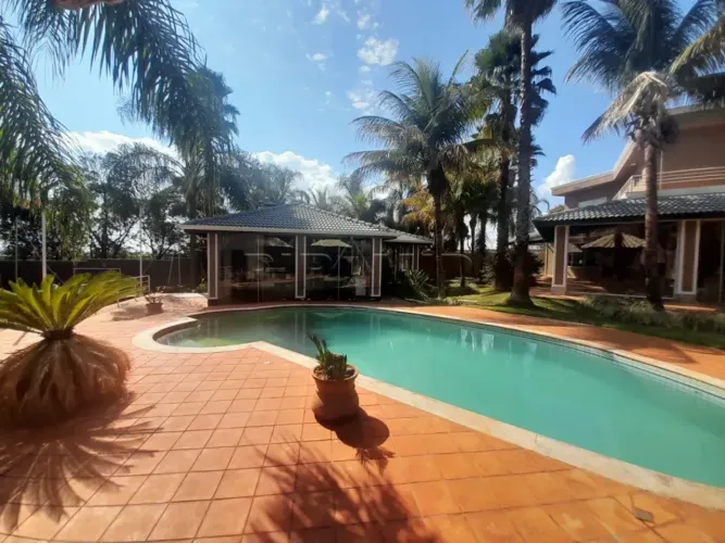 Casa alto padrão em condomínio fechado com 647.35m², bairro Centro, Zona Central de Jardin