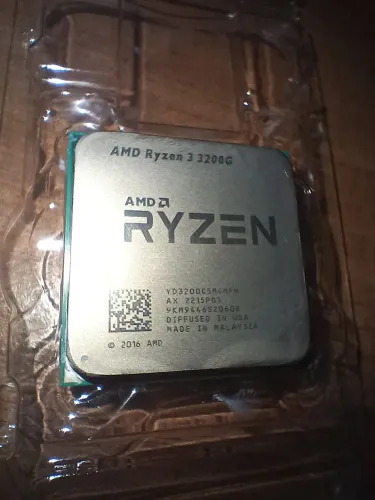 Processador AMD Ryzen 3 3200G - Socket AM4 - Funcionando 100%