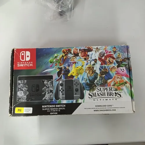 Vendo Nintendo Switch Smash Bros Ultimate Edition Semi novo 
