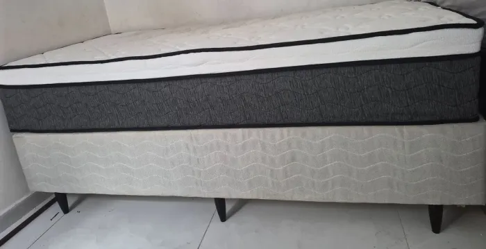 Cama box seminova