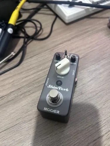 Pedal de Reverb Shimverb da Mooer