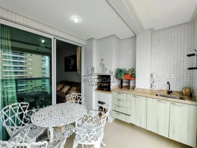 APARTAMENTO COM 2 QUARTOS, SACADA GOURMET, VAGA PRIVATIVA, PRÉDIO FRENTE MAR, CANTO DO FOR