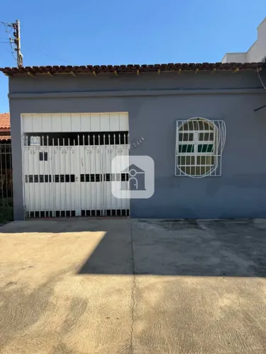 Casa para locação no bairro Santa Helena