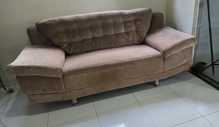 Sofá com um design moderno e confortável!