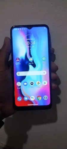 Celular moto E7 Plus novo conservado funcionando tudo perfeitamente.