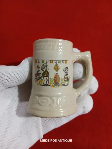 Mini caneca em porcelana, turma da Mônica, anos  70's.