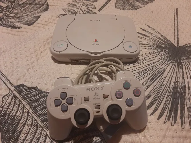 PS1 semi novo