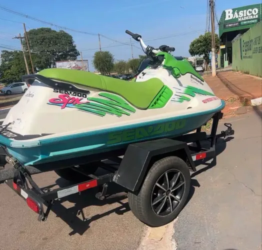 JET PERFEITO PARA BRINCAR NA ÁGUA ( vai com a carreta então o valor é bem baixo ) 