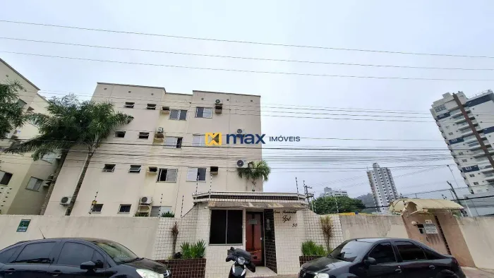 Apartamento semi mobiliado com 3 quartos (1 suíte) à venda no bairro Fazendinha em Itajaí